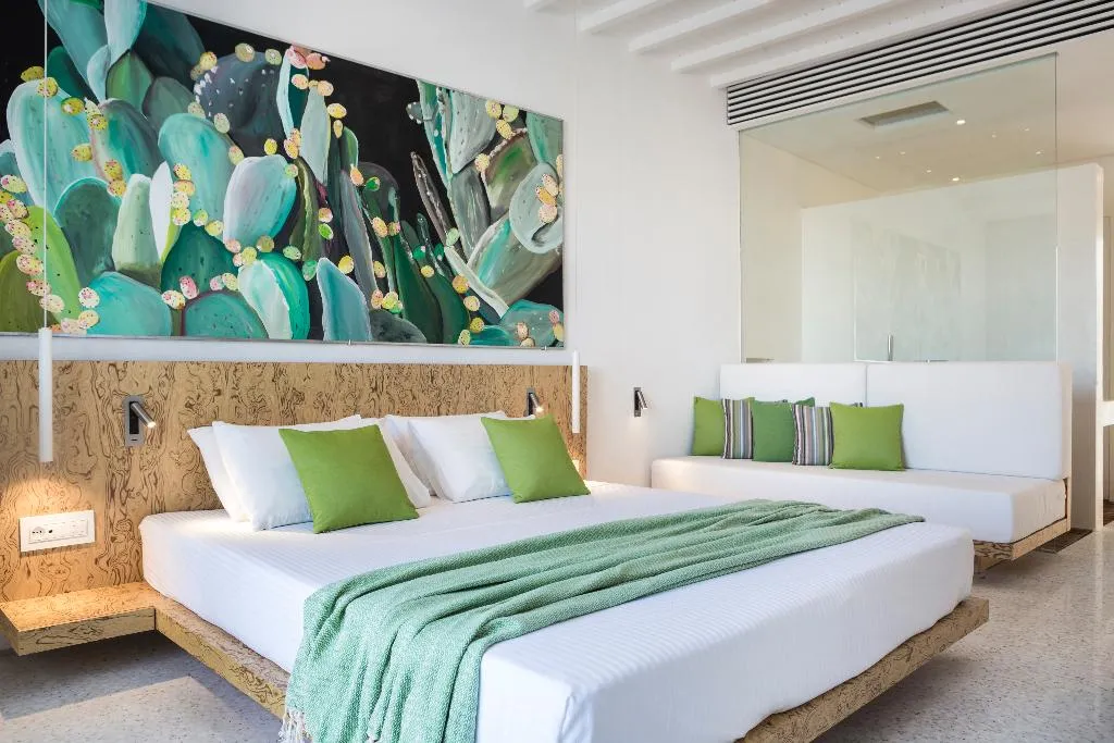 SUITE WITH JACUZZI Room, Mykonos Dove beach hotel, Mykonos