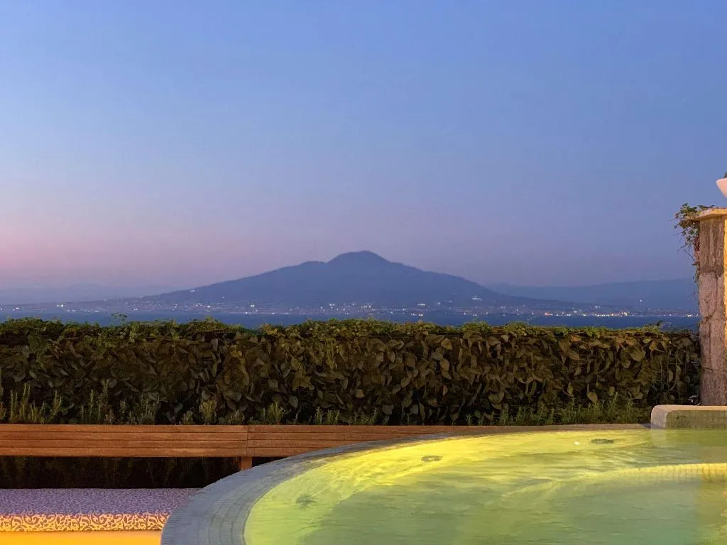 Sports and Entertainment, Grand Hotel Aminta, Naples