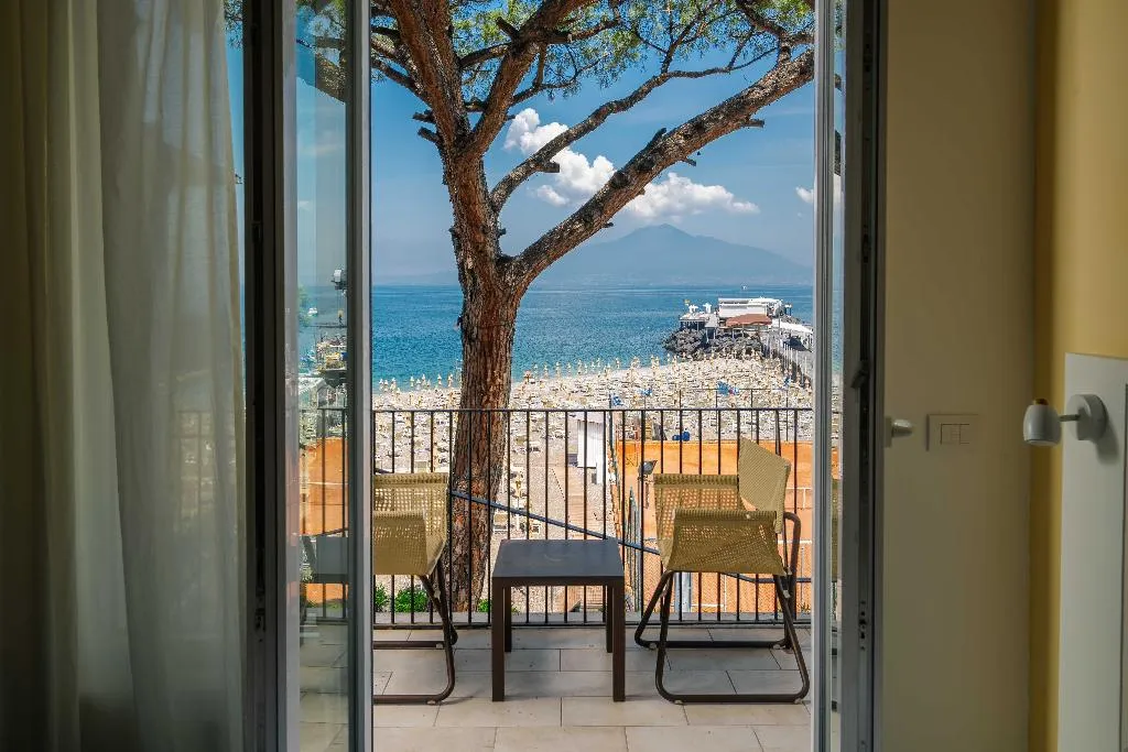 Double or Twin SUPERIOR SEA VIEW Room, Hotel Le Axidie BW Signature Collection, Naples