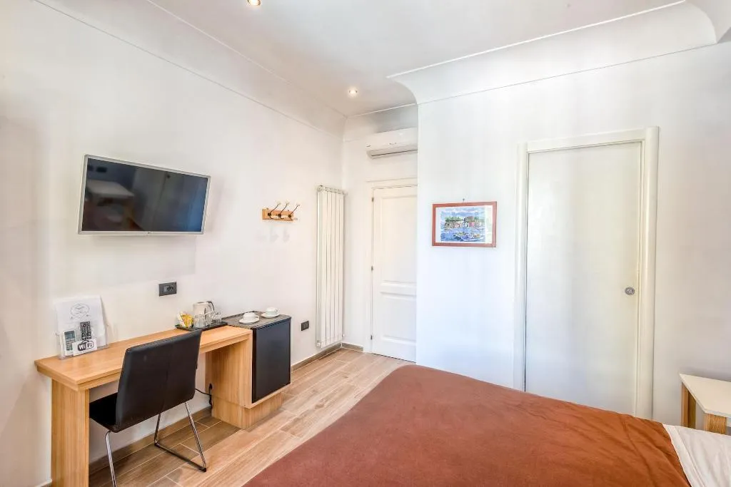 Room, B&B Giacomino, Naples