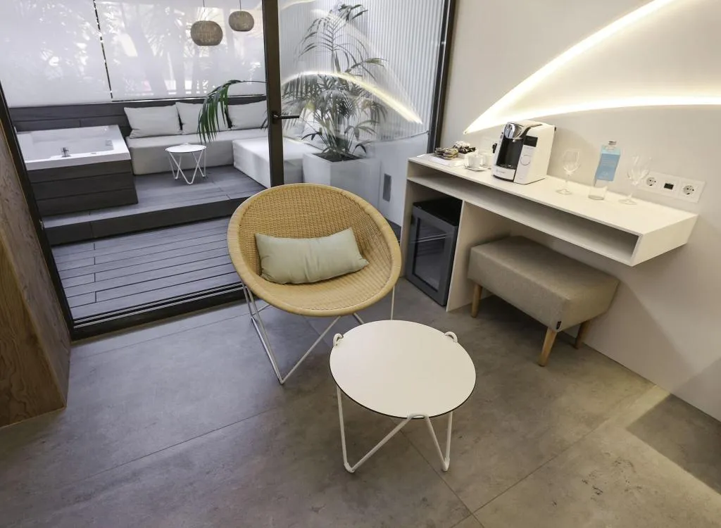 DOUBLE DELUXE KING BED Room, Kaktus Playa, Costa Brava