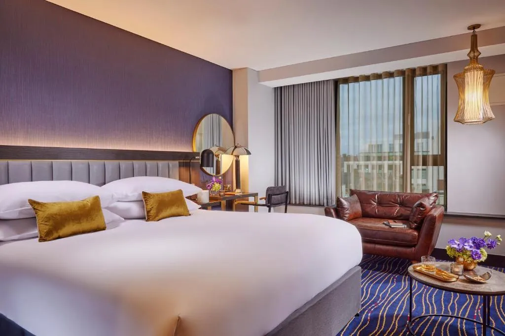 DOUBLE KING SIZE BED Room, The Grafton Hotel, Dublin