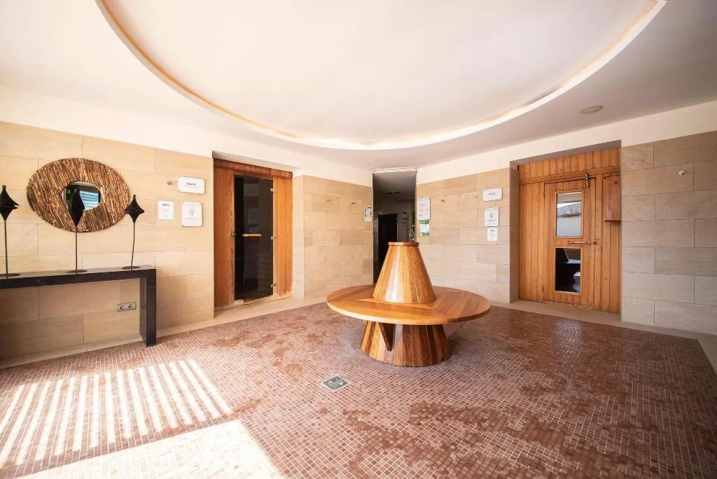 Sports and Entertainment, Blau Colonia Sant Jordi Resort, Majorca