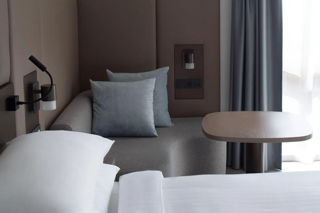 DOUBLE DELUXE KING BED Room, Amsterdam Marriott Hotel, Amsterdam