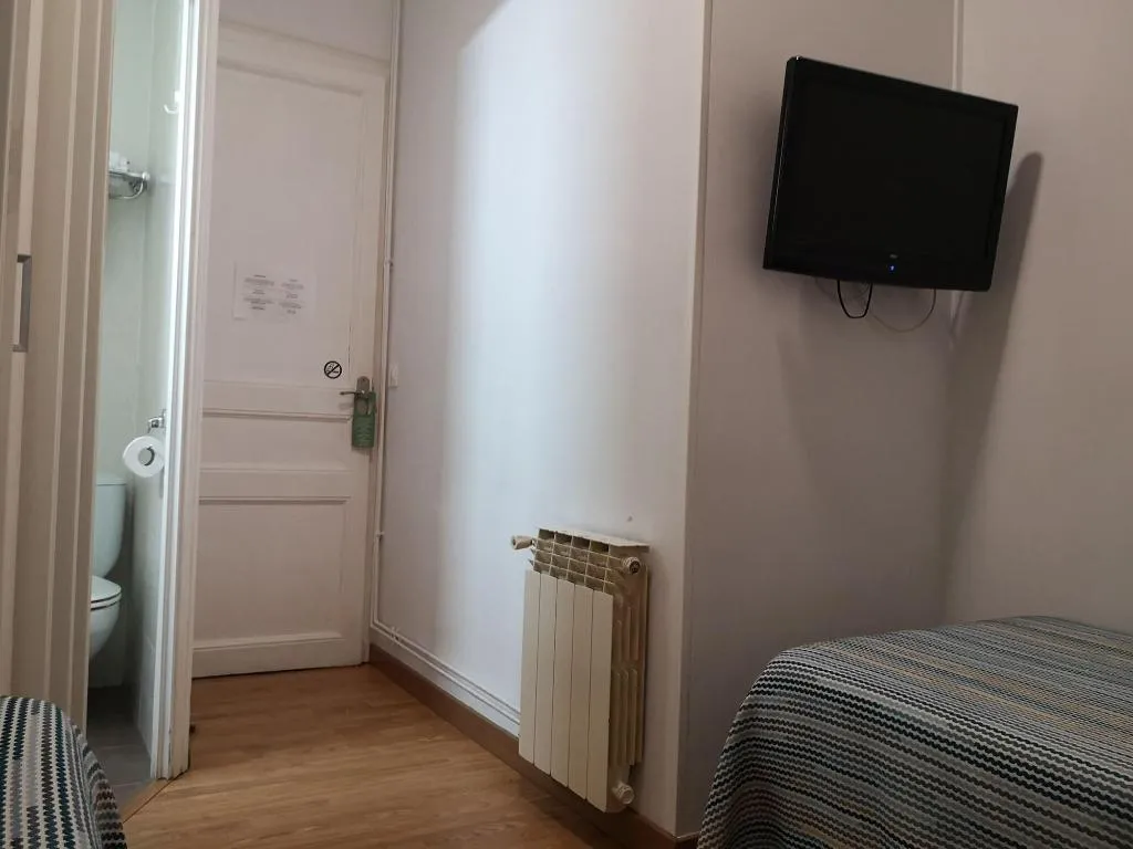 Room, Hostal Lesseps, Barcelona