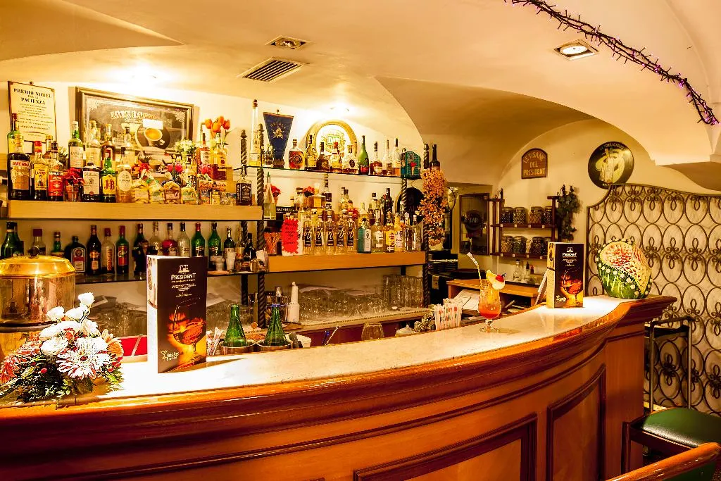 Bar, President Terme, Naples