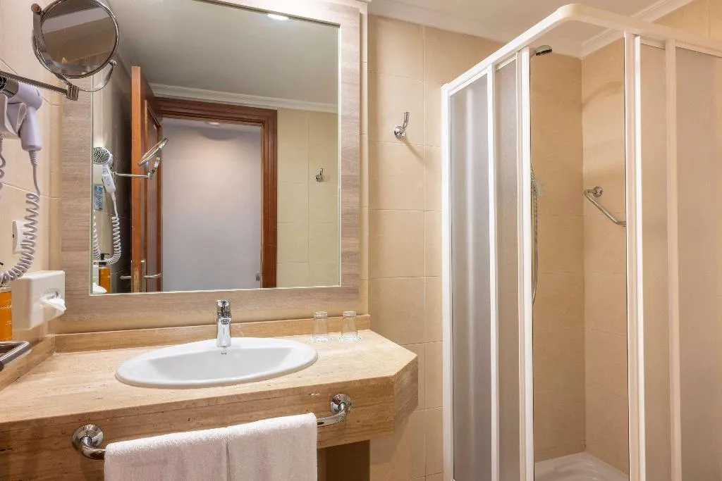 Room, Landmar Costa Los Gigantes Family Resort, Tenerife