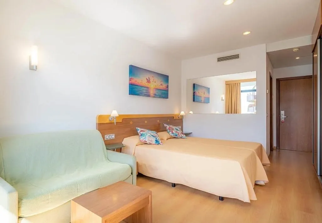 TRIPLE STANDARD Room, Blaucel, Costa Brava