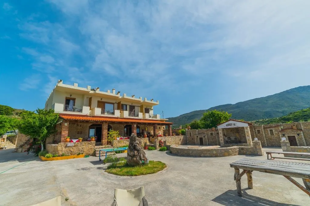 Terrace, Aravanes Mountain Resort & Eco Cuisine, Crete
