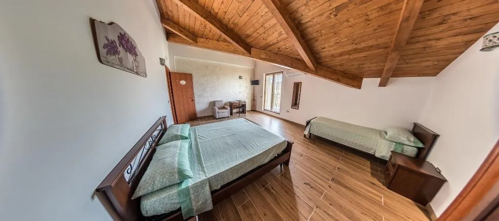 Room, La Mortella, Naples