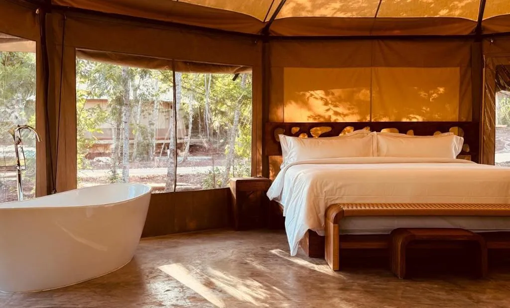 DOUBLE DELUXE KING BED Room, Ljs Chichikan Eco Luxury Retreat, Cancun Area