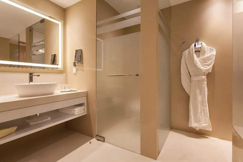 Room, Pine Cliffs Hotel, a Luxury Collection Resort, Algarve