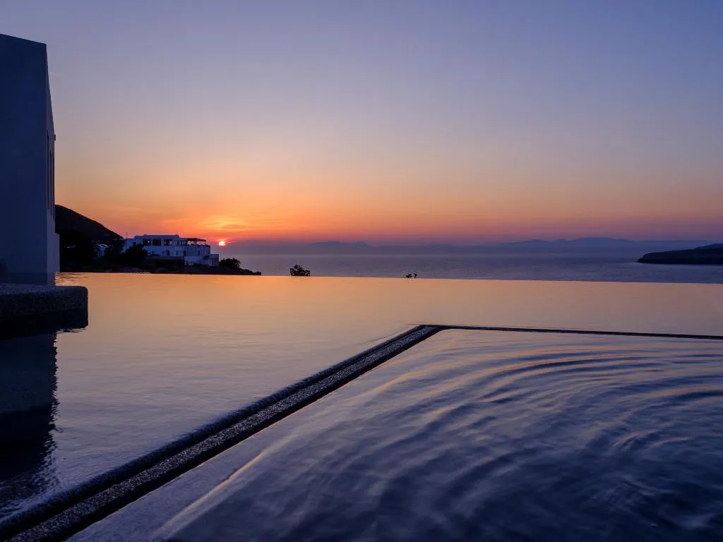 SUITE SEA VIEW WITH PRIVATE POOL Room, Potnia Theron Suites, Santorini