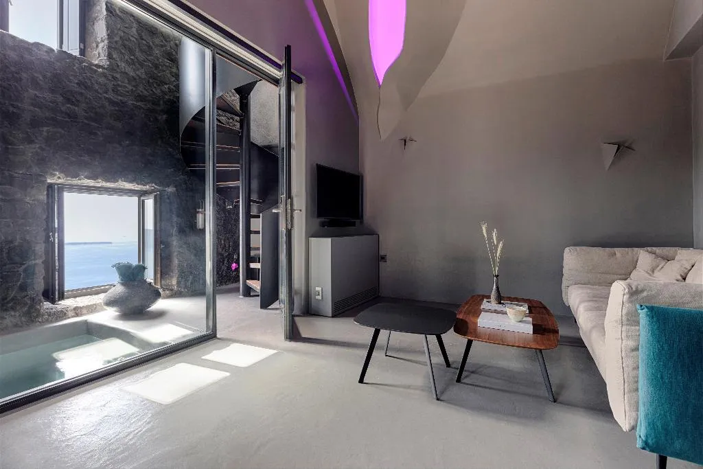 SUITE DELUXE WITH JACUZZI Room, Kivotos Santorini, Santorini