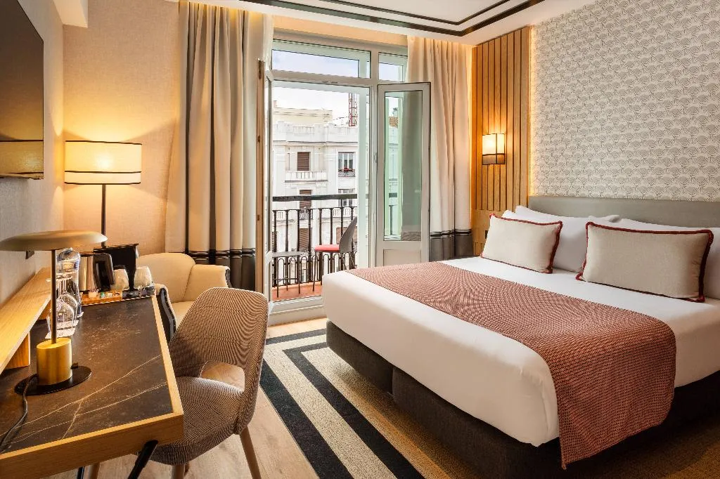 Double or Twin SUPERIOR WITH BALCONY Room, Catalonia Plaza España Hotel & Spa, Madrid