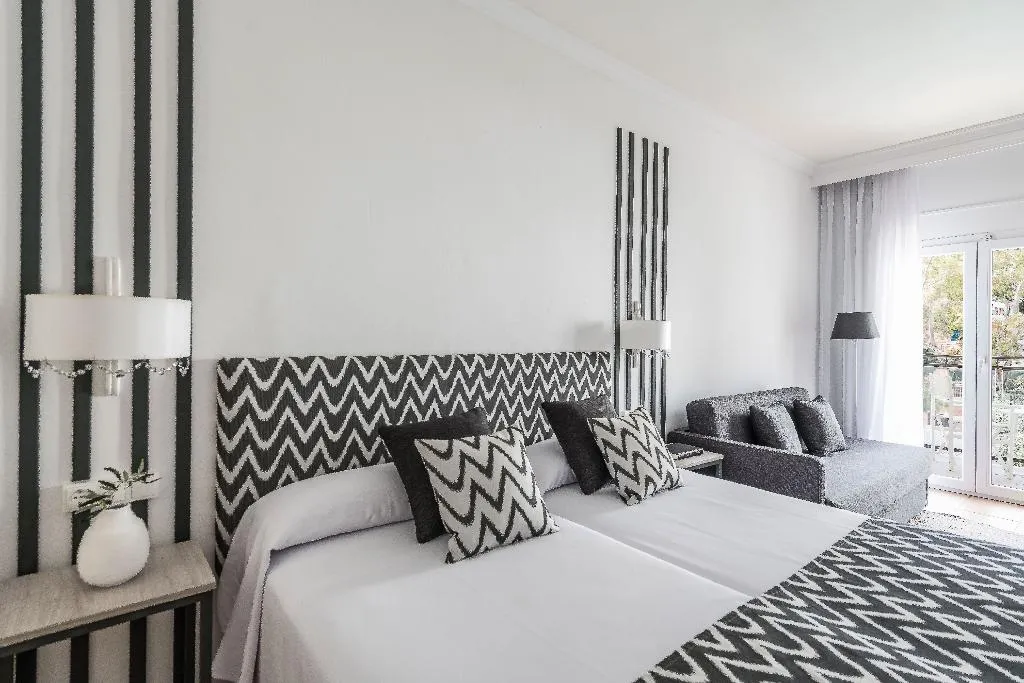 TRIPLE WITH TERRACE Room, Hotel Rosamar, Barcelona