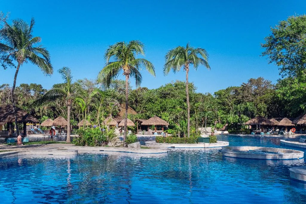 Pool, Iberostar Waves Quetzal All Inclusive, Cancun Area