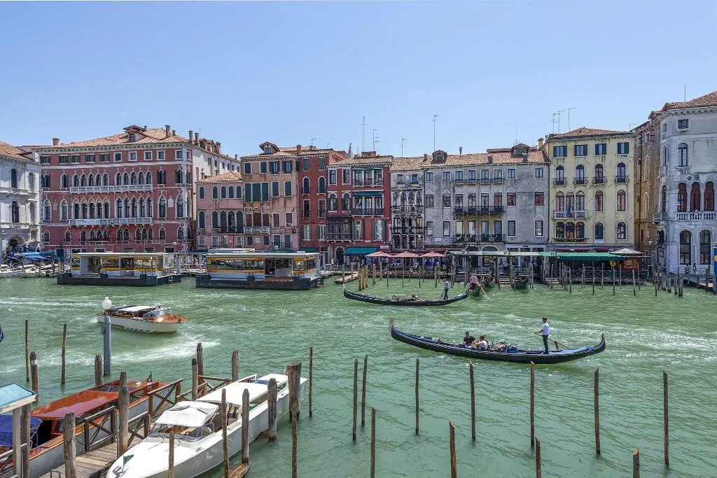 SUITE KING SIZE BED Room, H10 Palazzo Canova, Venice
