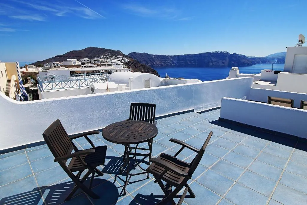 SINGLE SUPERIOR Room, Aethrio Sunset Village, Santorini