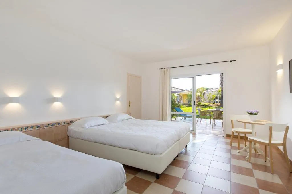 BUNGALOW CLASSIC GARDEN VIEW Room, Tirreno Resort, Olbia