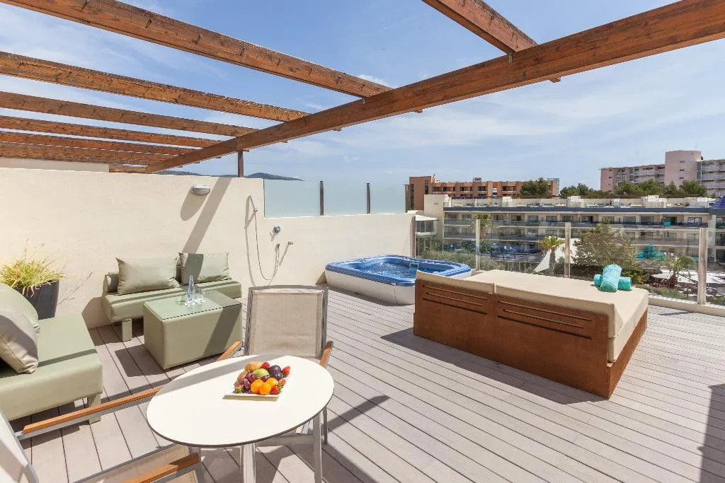 APARTMENT WITH TERRACE Room, Zafiro Palmanova, Majorca