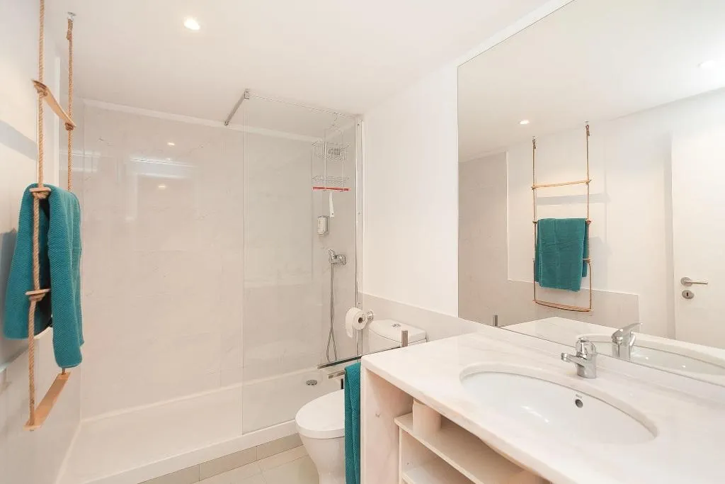 Room, The Lisbon-Way Apartments, Lisbon