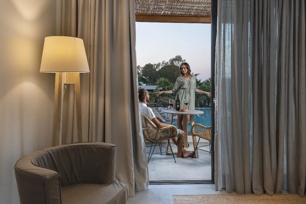 JUNIOR SUITE STANDARD Room, Caravia Beach, Kos