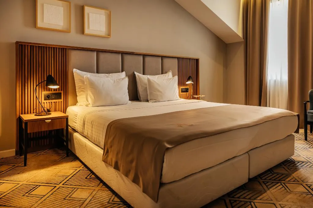 Double or Twin DELUXE SIDE SEA VIEW Room, Armerun Heritage Hotel & Residences, Split