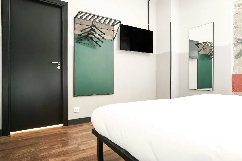 TWIN DELUXE TWO BEDS Room, Generator Madrid, Madrid