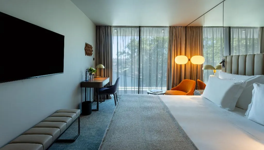 Double or Twin DELUXE RIVER VIEW Room, Altis Porto, member of Preferred Hotels & Resorts, Porto