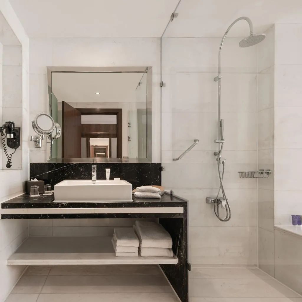 TWIN CLUB DELUXE Room, Dusit Thani LakeView Cairo, Cairo