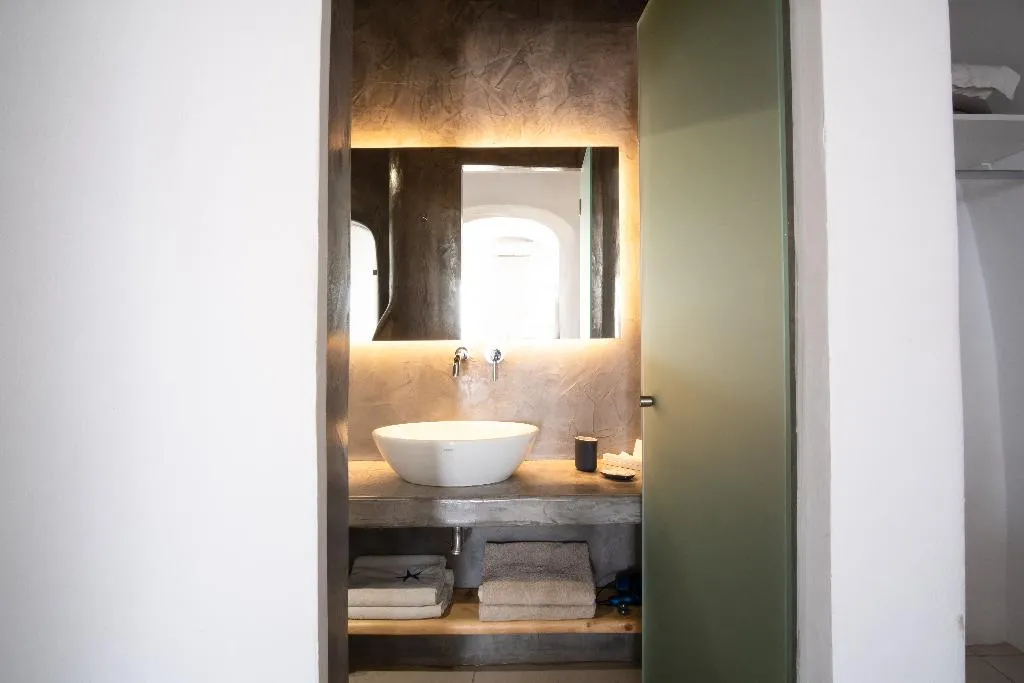 SUITE SUPERIOR WITH VIEWS Room, On The Cliff, Santorini