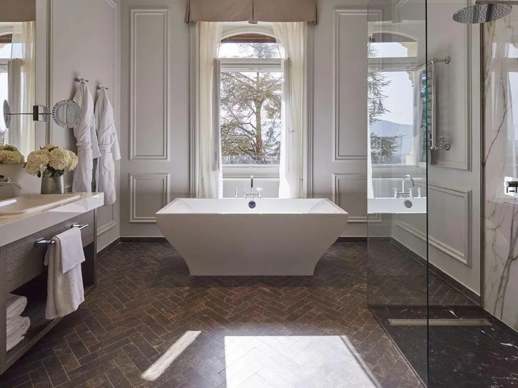 Room, Grand Palazzo Della Fonte, Rome