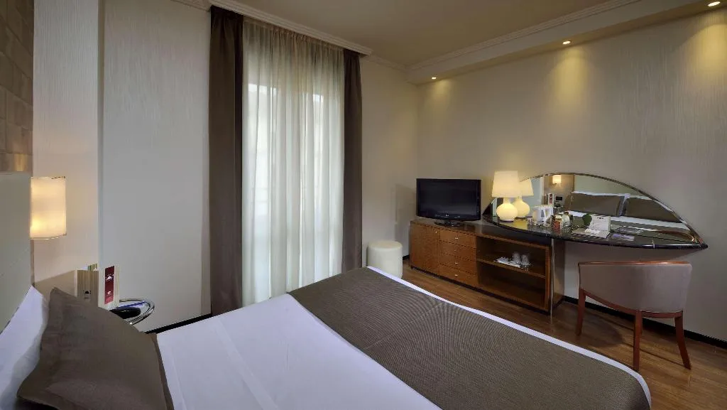 DOUBLE QUEEN SIZE BED Room, Best Western Hotel City, Milan