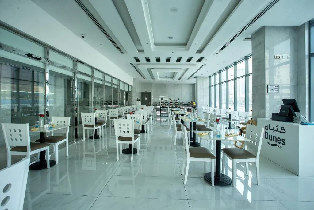 Restaurant, City Avenue Al Reqqa Hotel, Dubai