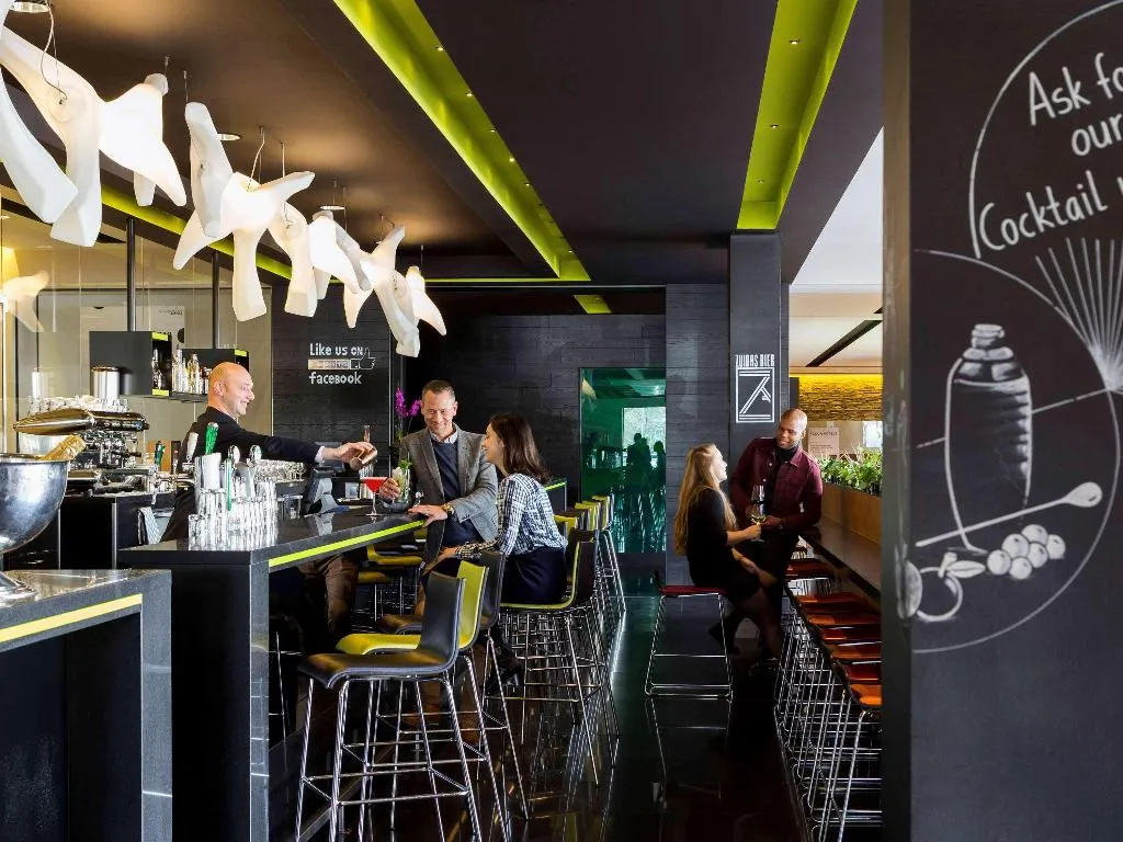 Bar, Novotel Amsterdam City, Amsterdam