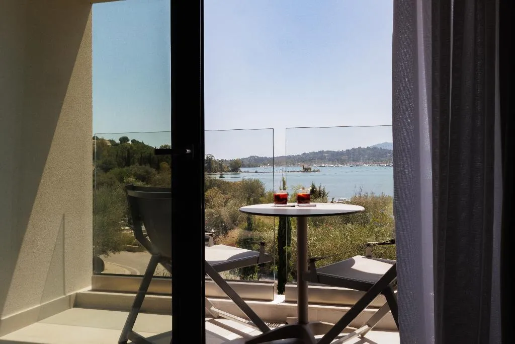 DOUBLE DELUXE SEA VIEW Room, Rodostamo Hotel & Spa, Corfu