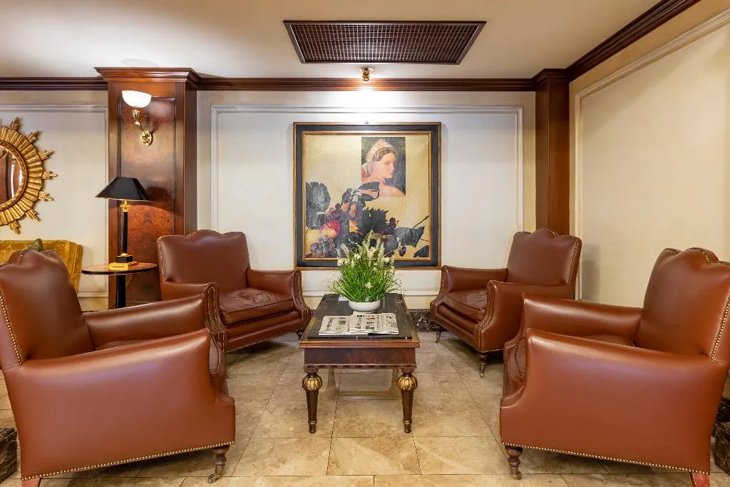 Lobby, River Chateau, Rome