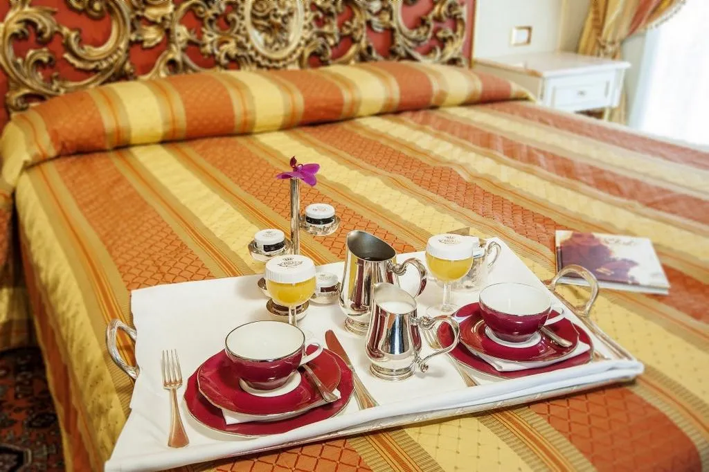 DOUBLE SINGLE USE STANDARD Room, Regina Palace, Milan