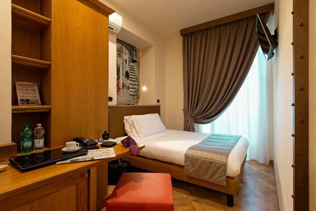 SINGLE STANDARD Room, Grand Hotel Europa, Naples