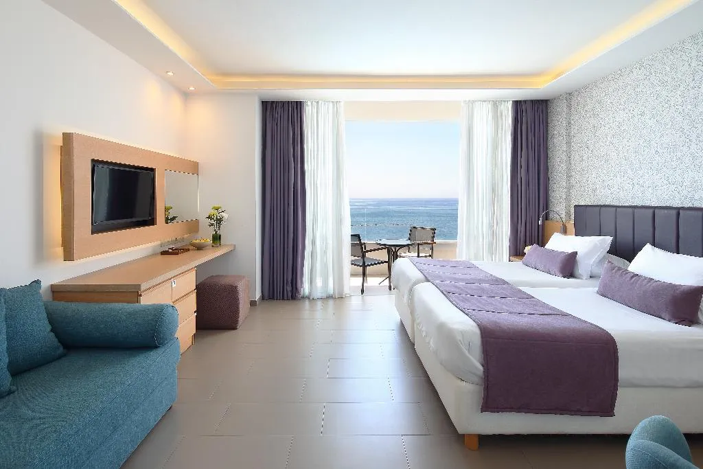 Double or Twin CAPACITY 4 Room, Royal Apollonia, Cyprus