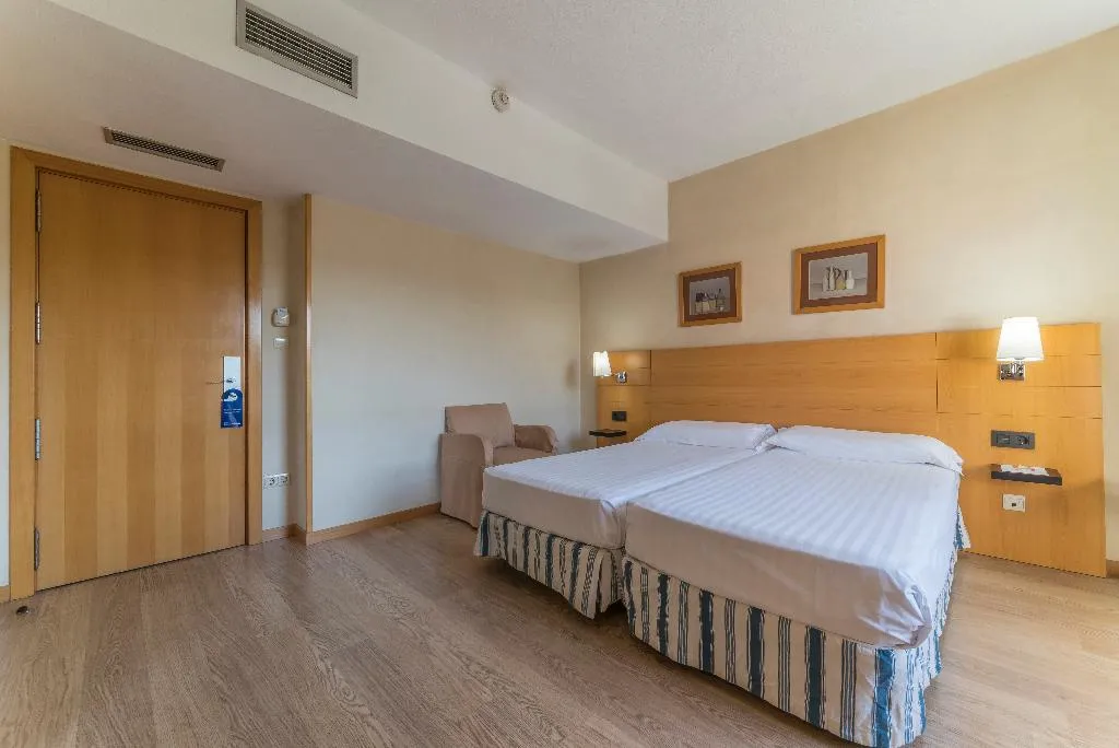 DOUBLE STANDARD Room, Infanta Mercedes, Madrid