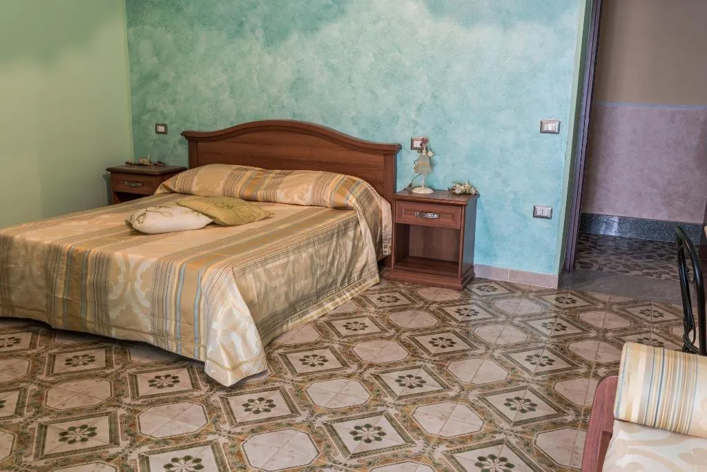 Room, La Mortella, Naples