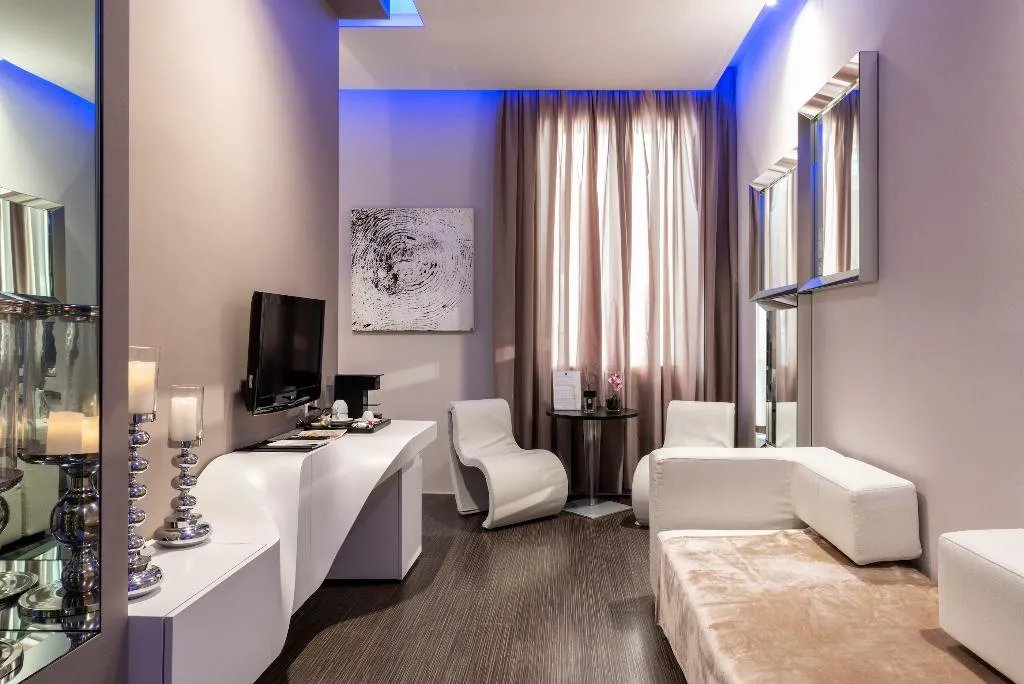 SUITE DELUXE WITH BALCONY Room, Le Camp Suite & SPA, Venice