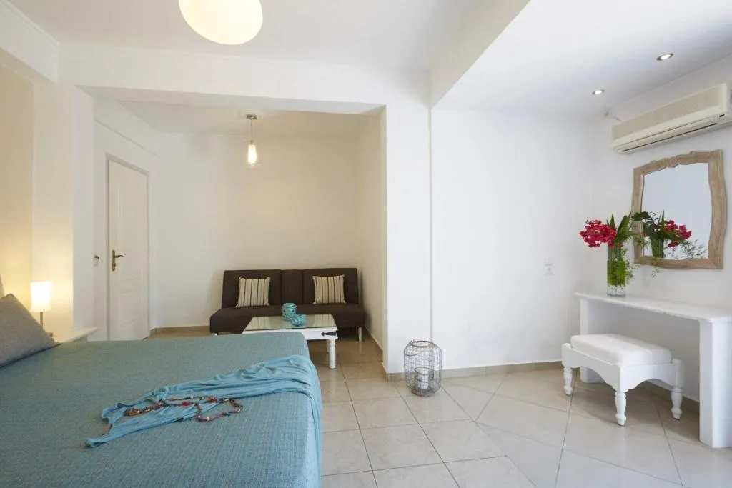 DOUBLE QUEEN SIZE BED Room, Hermes, Santorini