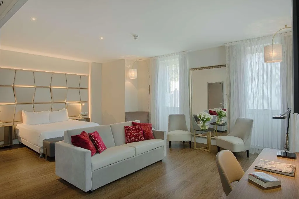 Room, NH Collection Roma Centro, Rome