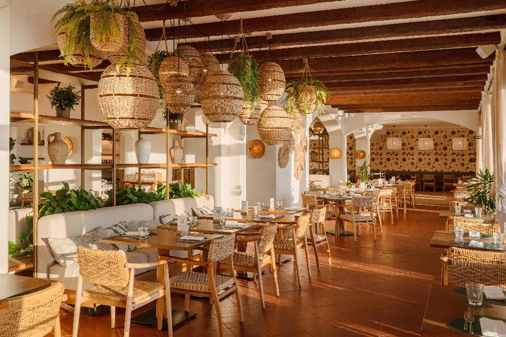 Restaurant, Mangia's Santa Teresa Sardinia, Curio Collection, Olbia