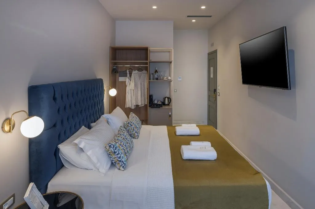 TRIPLE DELUXE CITY VIEW Room, Plaza 1866 Superior City Rooms, Crete