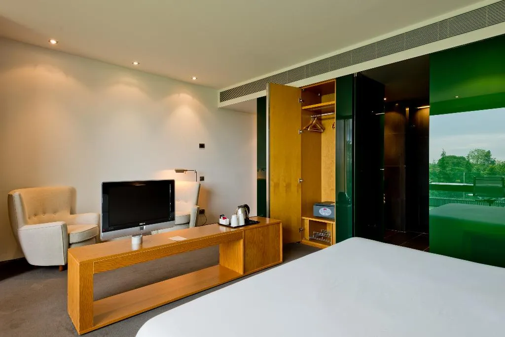 SINGLE DELUXE WITH BALCONY Room, La Mola & Conference Center, Barcelona