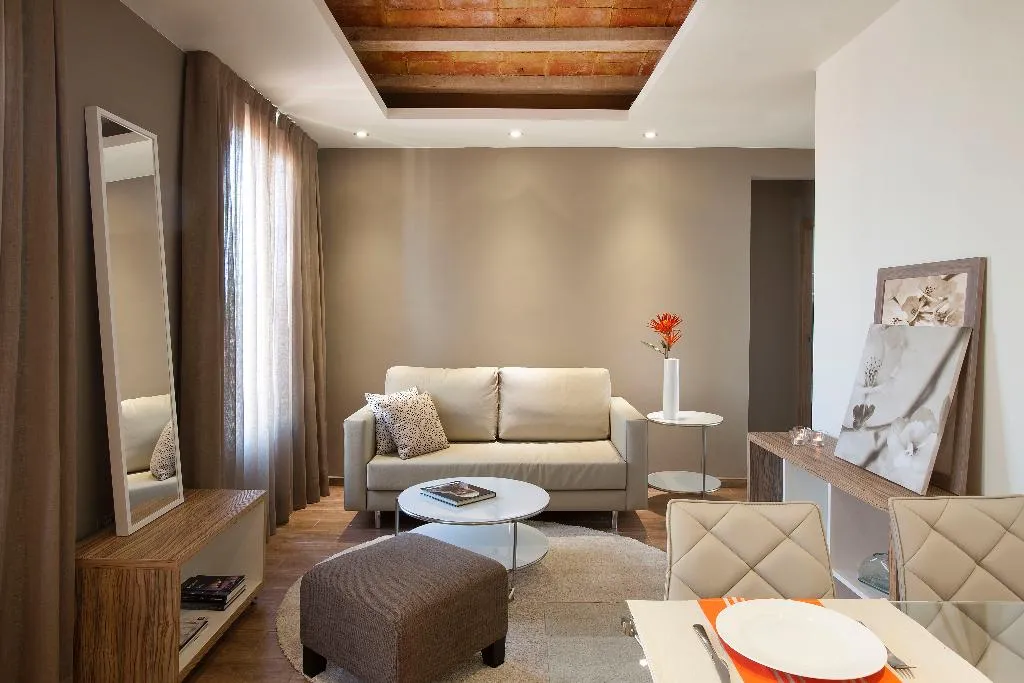 APARTMENT EXECUTIVE Room, Barcelona Apartment Mila, Barcelona